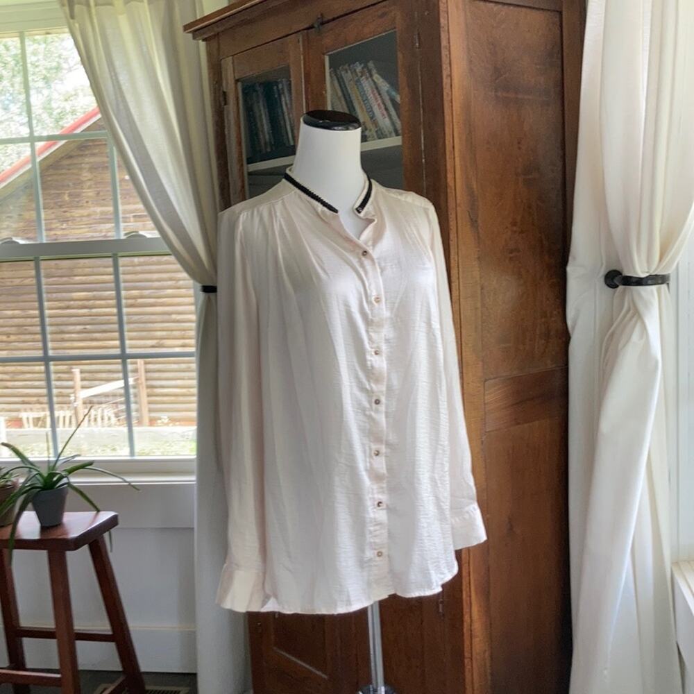 H&M Ivory Blouse W/Black Trim, Size 8